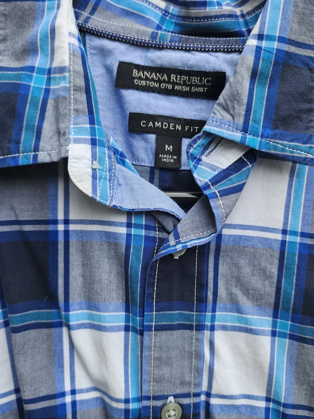 Banana Republic Camden Fit Plaid Shirt. Size Medium.
